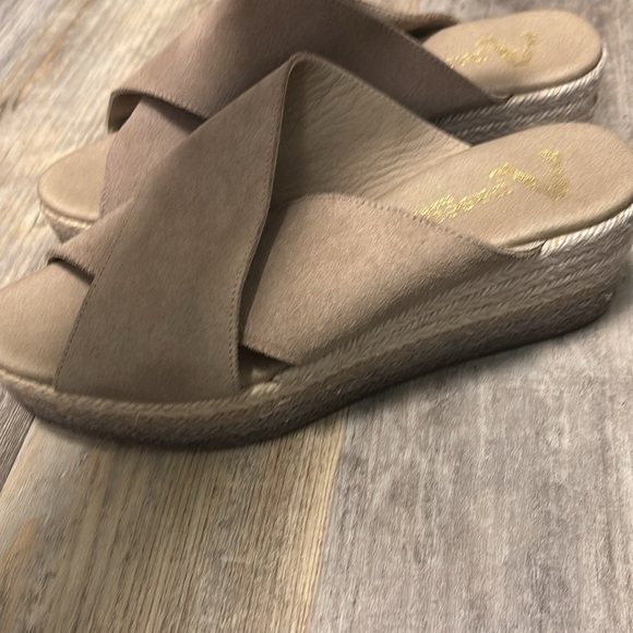 Anthropologie SLIP ON WEDGE SANDALS - Picture 2 of 4